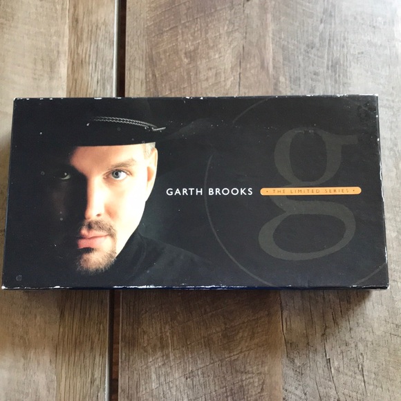 Garth Brooks The Limited Series - Picture 1 of 5